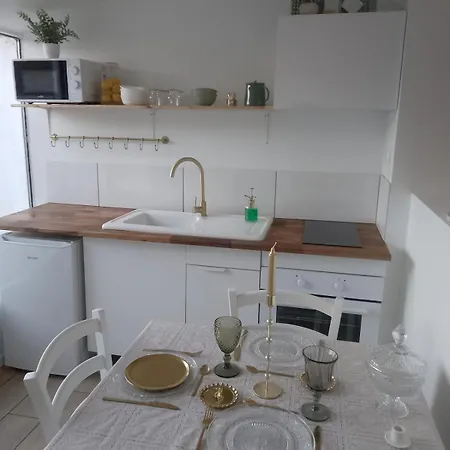 Le Chemin De L'olivier Apartment